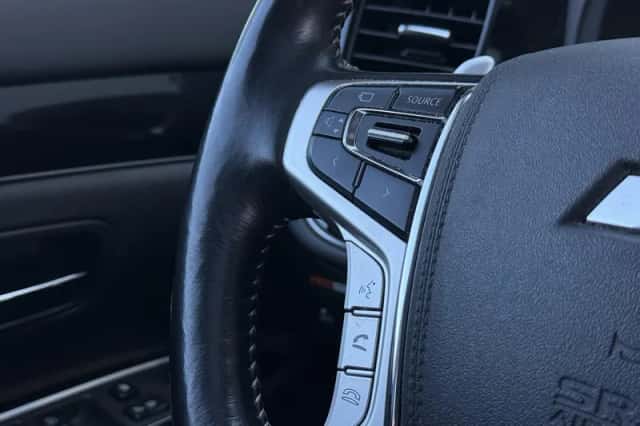 Mitsubishi Outlander (2021) thumbnail 22