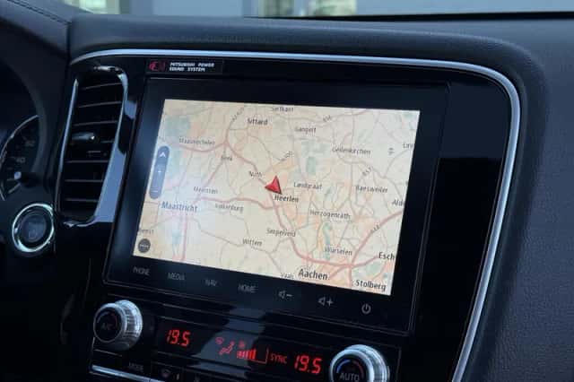 Mitsubishi Outlander (2021) thumbnail 28