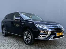 Mitsubishi Outlander (2021) thumbnail 4