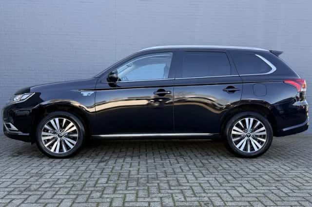 Mitsubishi Outlander (2021) thumbnail 9