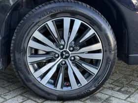 Mitsubishi Outlander (2021) thumbnail 10