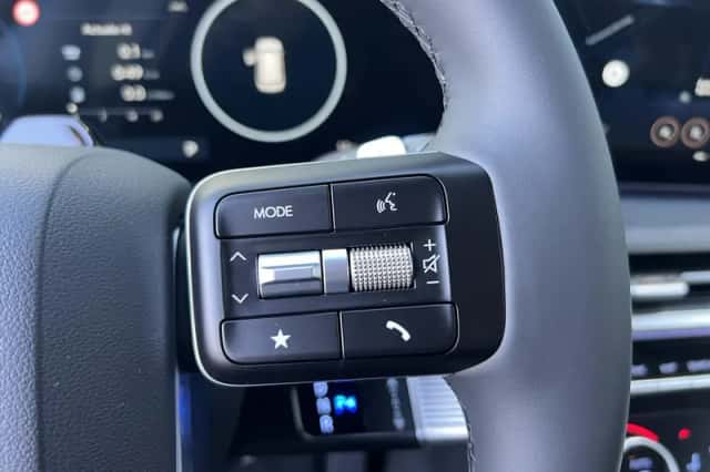 Hyundai Santa Fe (2025) thumbnail 24