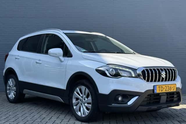 Suzuki S-Cross (2018) thumbnail 4