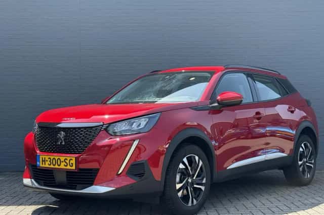 Peugeot 2008 (2020) thumbnail 2