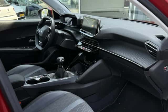 Peugeot 2008 (2020) thumbnail 13
