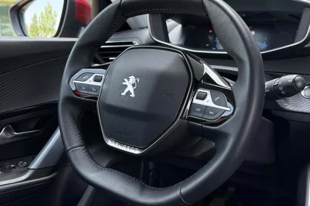 Peugeot 2008 (2020) thumbnail 18