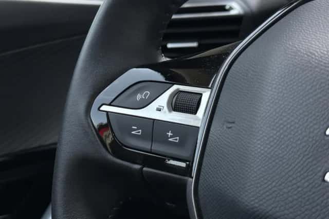 Peugeot 2008 (2020) thumbnail 22