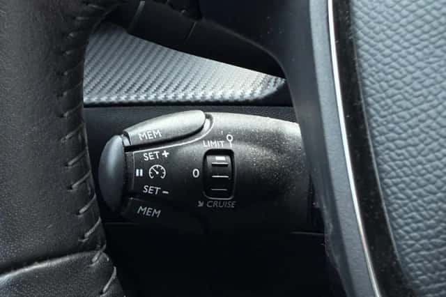 Peugeot 2008 (2020) thumbnail 24