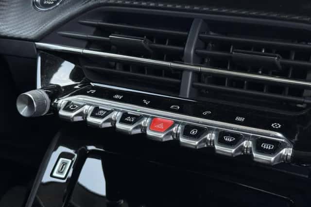 Peugeot 2008 (2020) thumbnail 27
