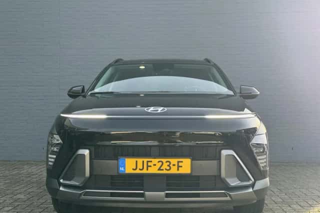 Hyundai Kona (2024) thumbnail 3