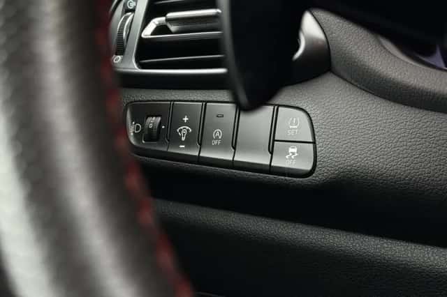 Hyundai i30 (2023) thumbnail 24