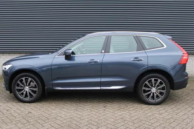 Volvo XC60 (2019) thumbnail 3