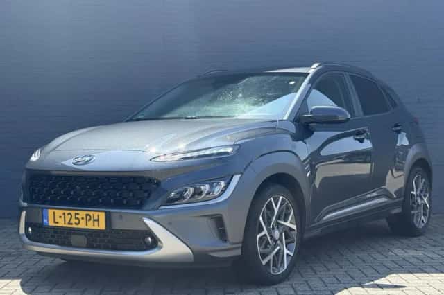 Hyundai Kona (2021) thumbnail 2