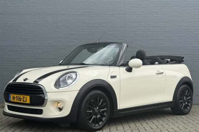 MINI Cooper (2019) thumbnail 2