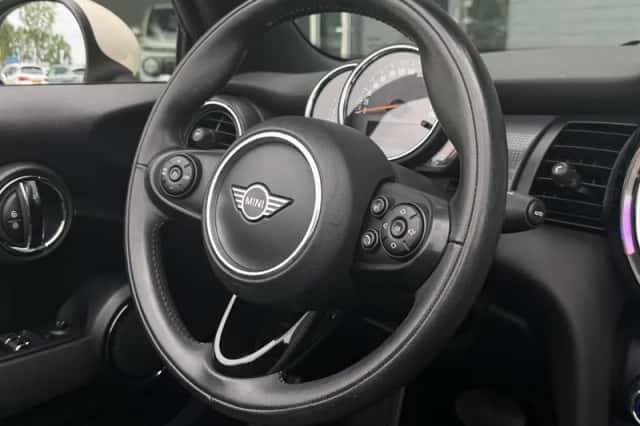 MINI Cooper (2019) thumbnail 19