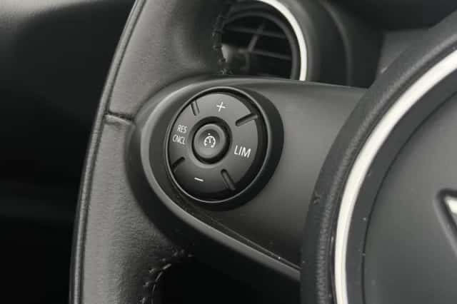 MINI Cooper (2019) thumbnail 23