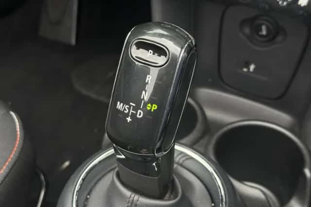 MINI Cooper (2019) thumbnail 31