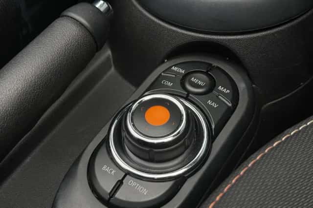 MINI Cooper (2019) thumbnail 32