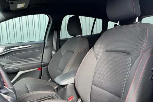 Ford Focus (2024) thumbnail 9
