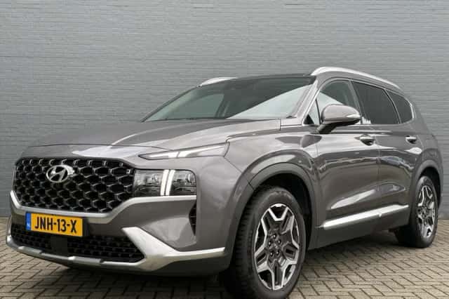 Hyundai Santa Fe (2023) thumbnail 2