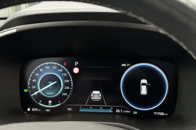 Hyundai Santa Fe (2023) thumbnail 18