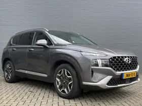 Hyundai Santa Fe (2023) thumbnail 3