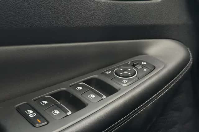 Hyundai Santa Fe (2023) thumbnail 23