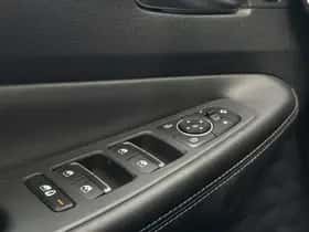Hyundai Santa Fe (2023) thumbnail 23