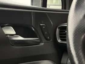 Hyundai Santa Fe (2023) thumbnail 24