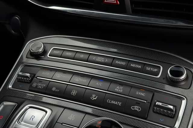 Hyundai Santa Fe (2023) thumbnail 27