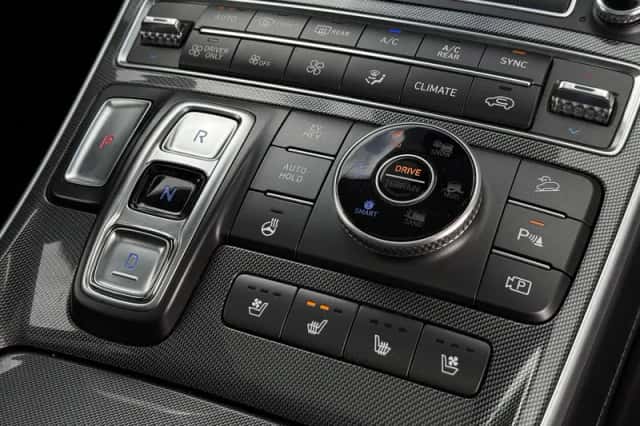 Hyundai Santa Fe (2023) thumbnail 28