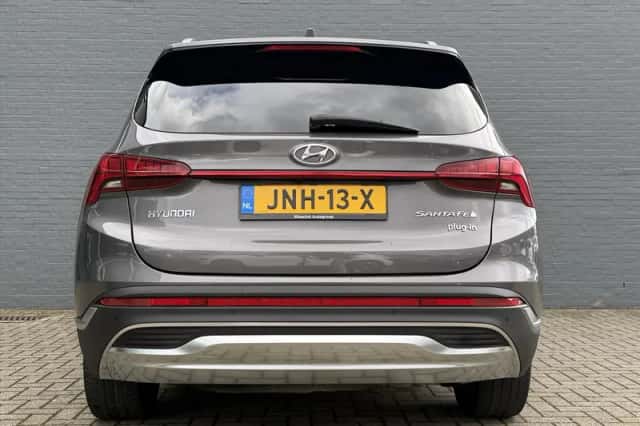 Hyundai Santa Fe (2023) thumbnail 6