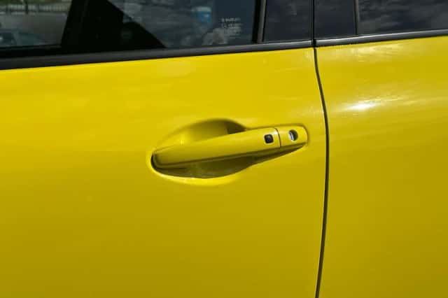 Suzuki Swift (2019) thumbnail 13