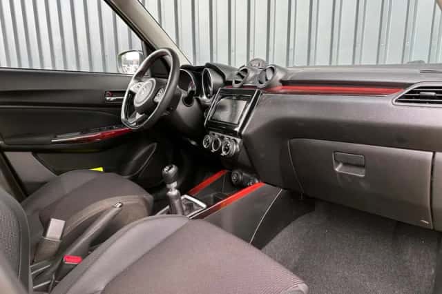 Suzuki Swift (2019) thumbnail 23
