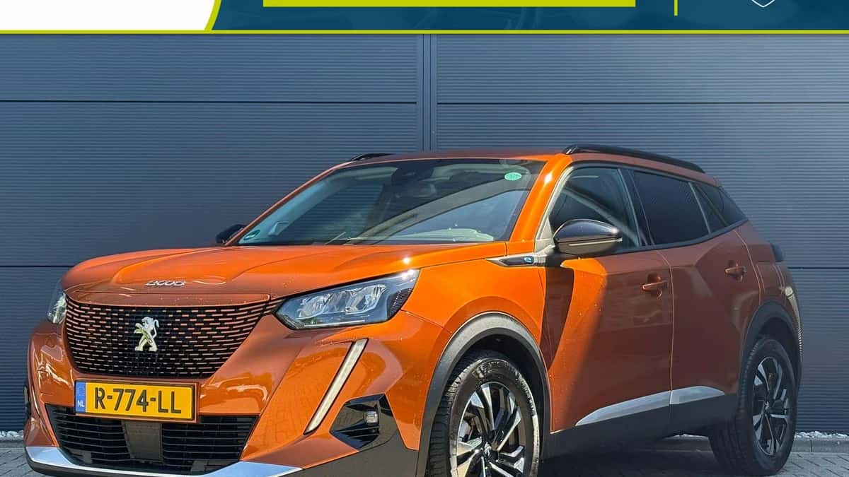 Peugeot e-2008 (2022) — foto 1