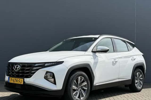 Hyundai Tucson (2022) thumbnail 2
