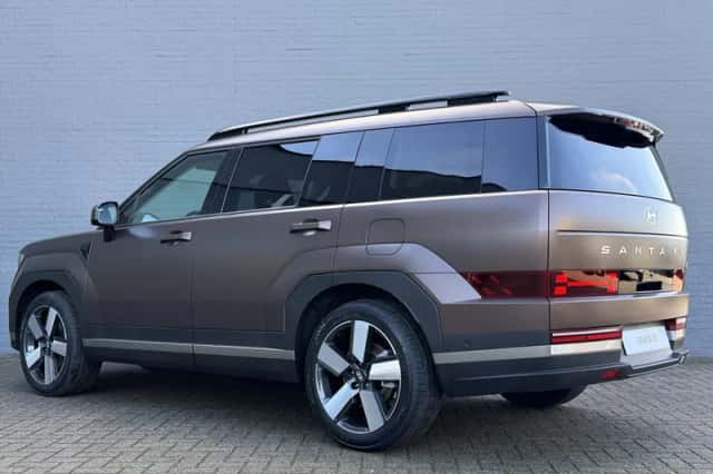 Hyundai Santa Fe (2025) thumbnail 4
