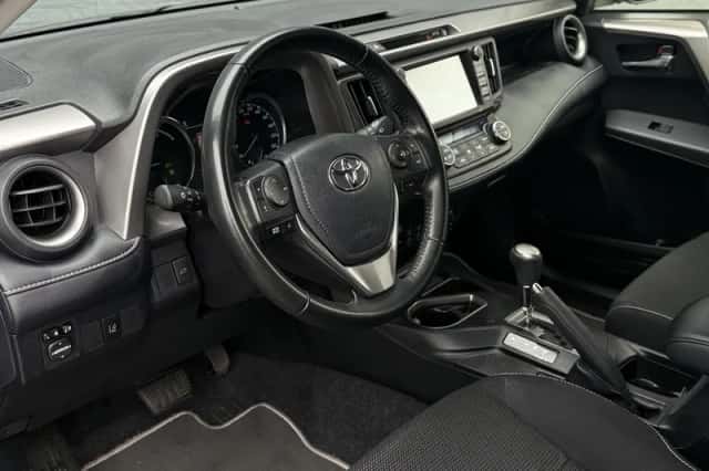 Toyota RAV4 (2018) thumbnail 11
