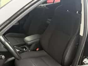 Toyota RAV4 (2018) thumbnail 14
