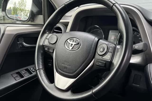 Toyota RAV4 (2018) thumbnail 15