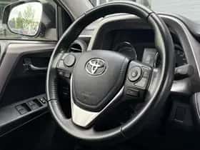 Toyota RAV4 (2018) thumbnail 15
