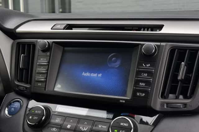 Toyota RAV4 (2018) thumbnail 24