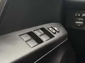 Toyota RAV4 (2018) thumbnail 25