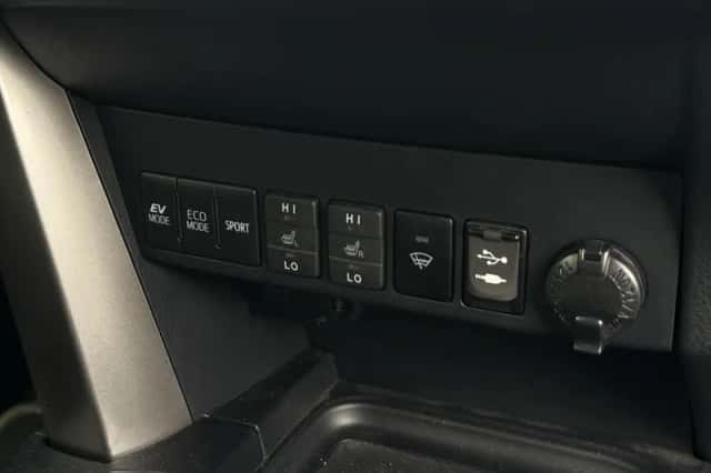Toyota RAV4 (2018) thumbnail 28