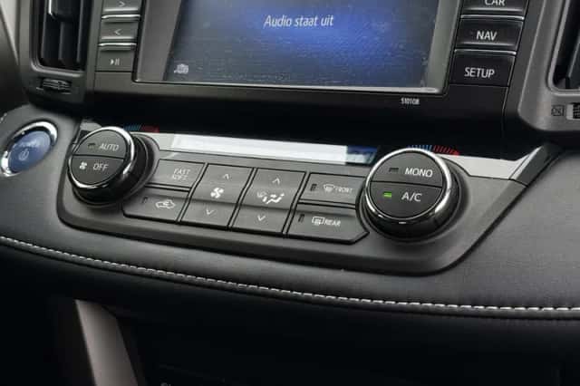 Toyota RAV4 (2018) thumbnail 29