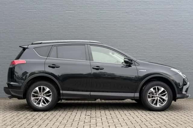 Toyota RAV4 (2018) thumbnail 5