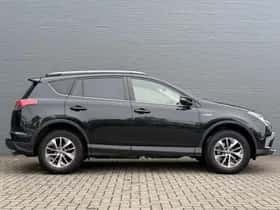 Toyota RAV4 (2018) thumbnail 5