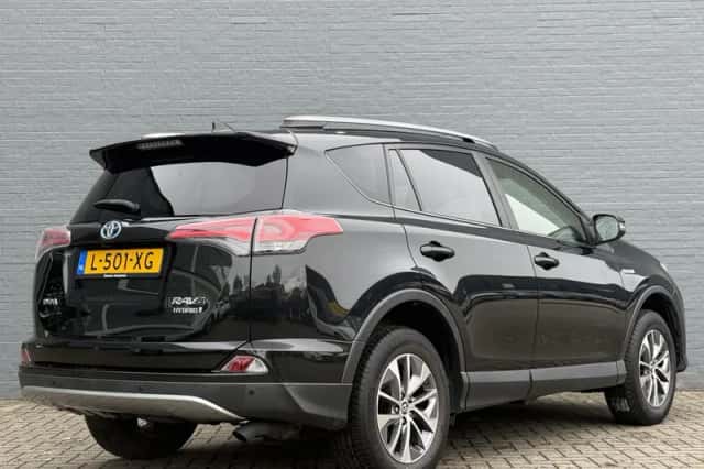 Toyota RAV4 (2018) thumbnail 6