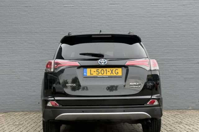 Toyota RAV4 (2018) thumbnail 7