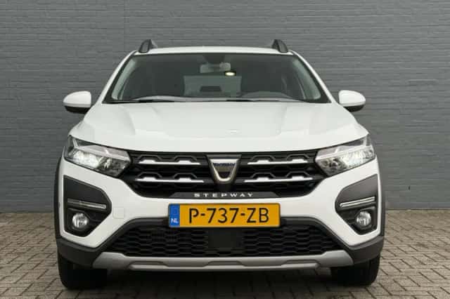 Dacia Sandero (2022) thumbnail 3